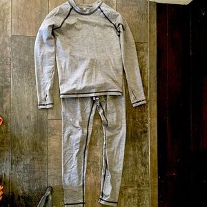 Long underwear, like new. All in motion size 6-7